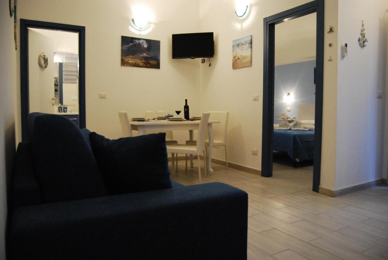 Case Vacanza Da Marco&Mary Giardini Naxos Ngoại thất bức ảnh