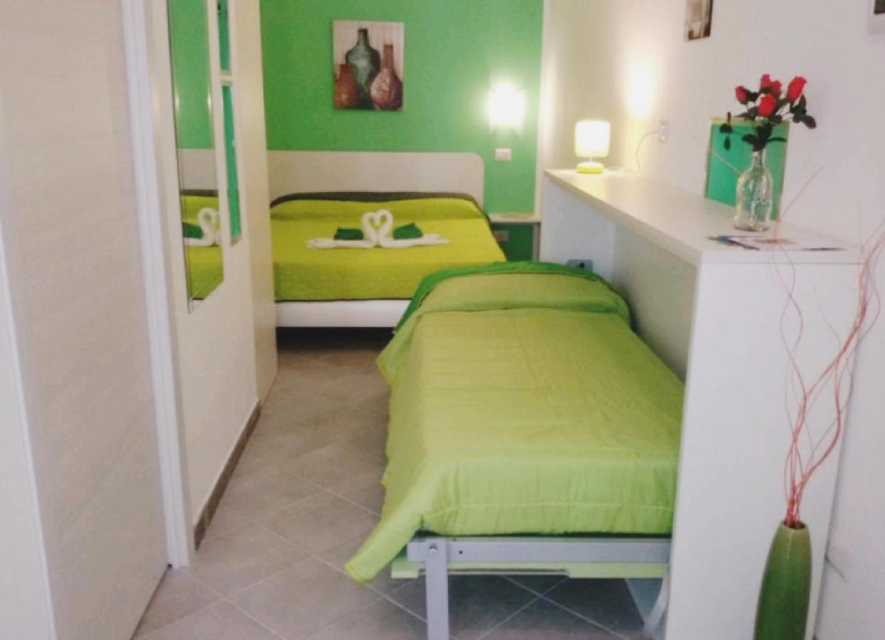 Case Vacanza Da Marco&Mary Giardini Naxos Ngoại thất bức ảnh